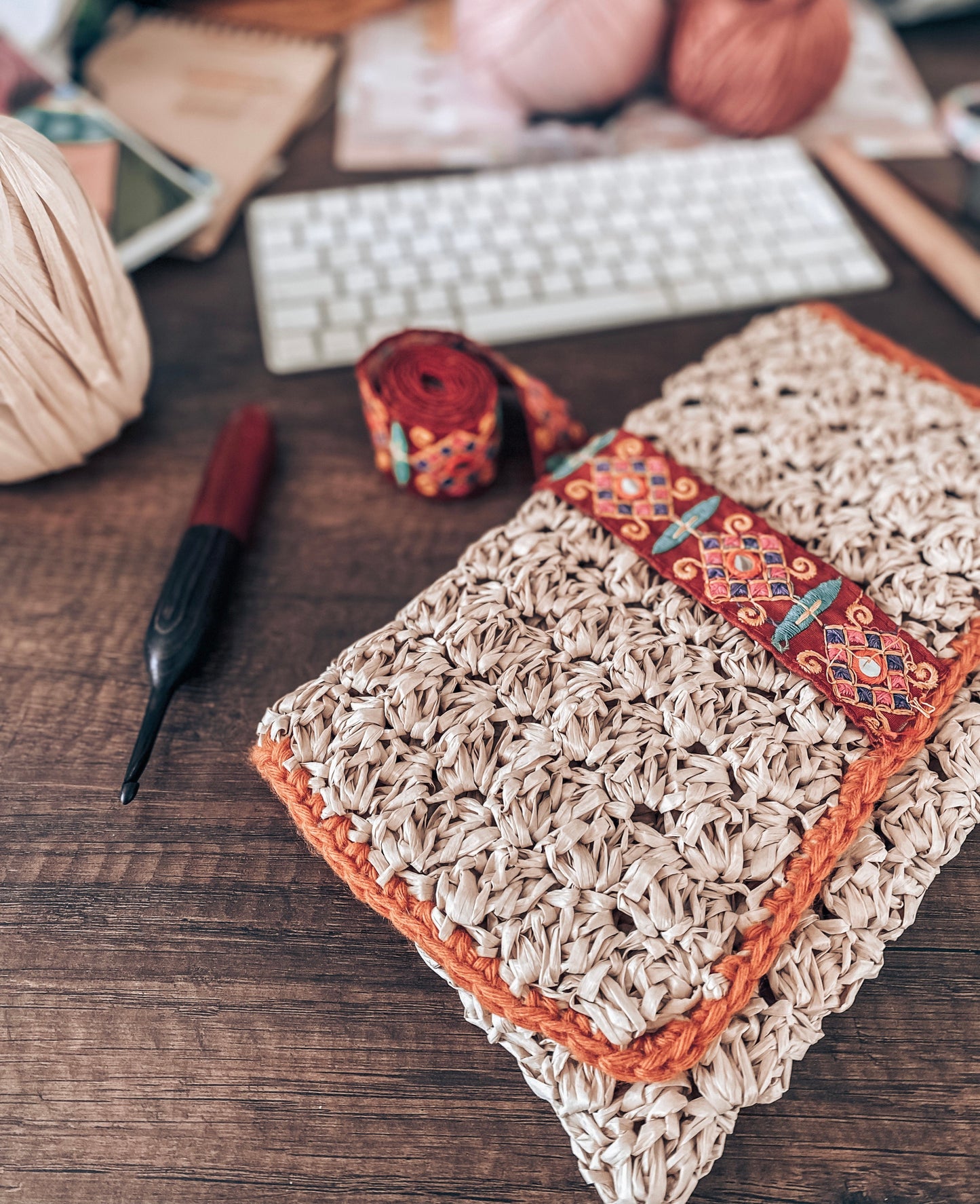 Summer vibes clutch crochet kit