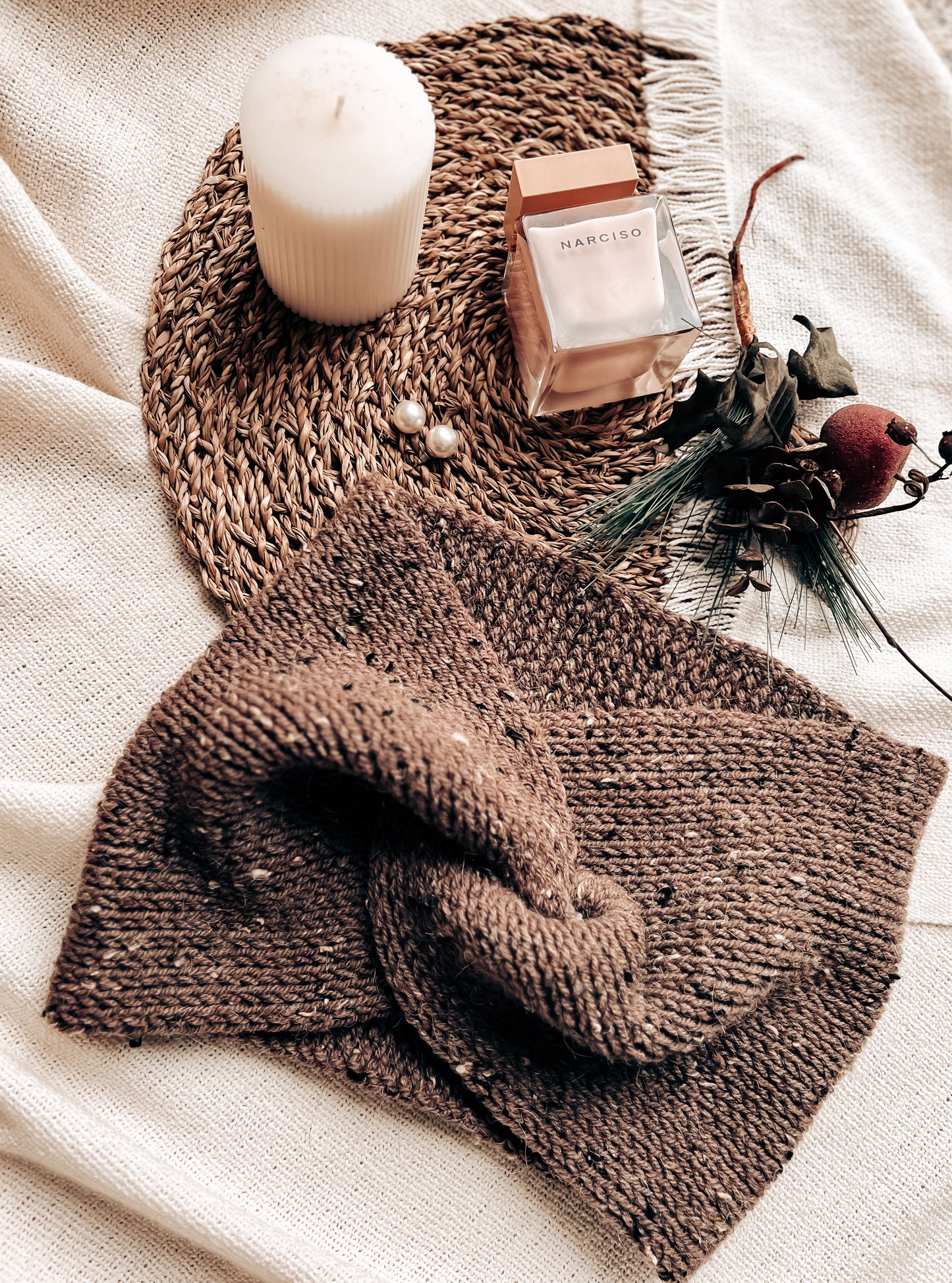 Hazel Twisted Cowl Kit