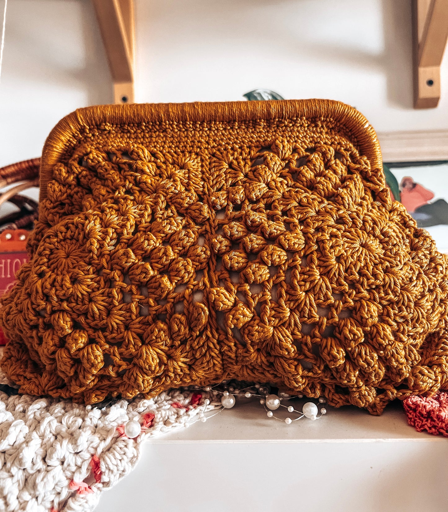 The Clutch Crochet pattern + Video tutorial