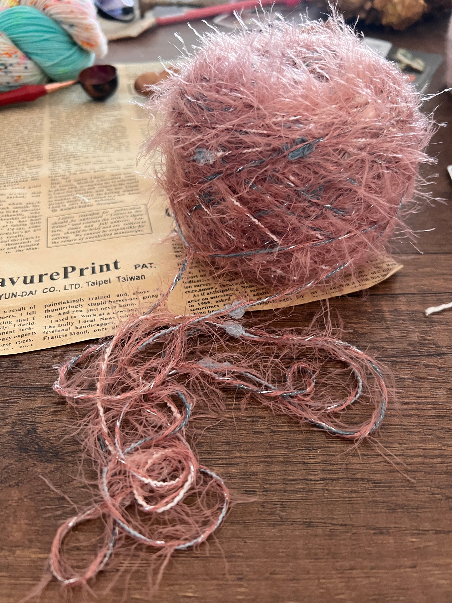 EyeLash blend yarn
