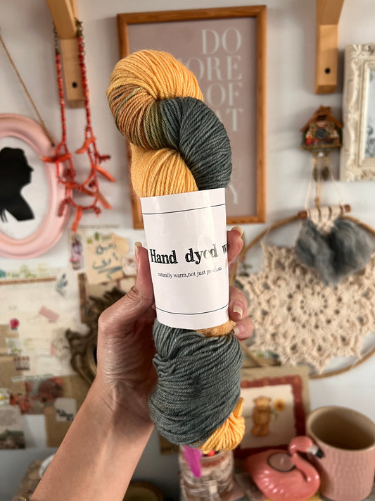 Hand dyed Shetland Wool صوف اسكتلندي