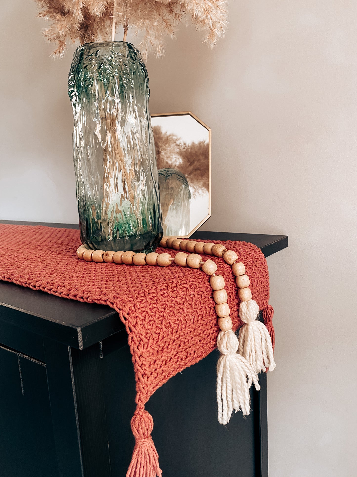 The vintage table runner
