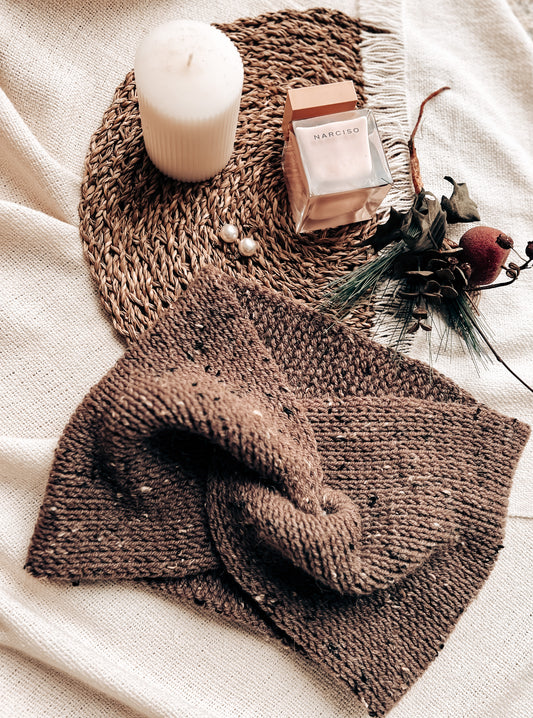 Hazel Twisted Cowl Kit